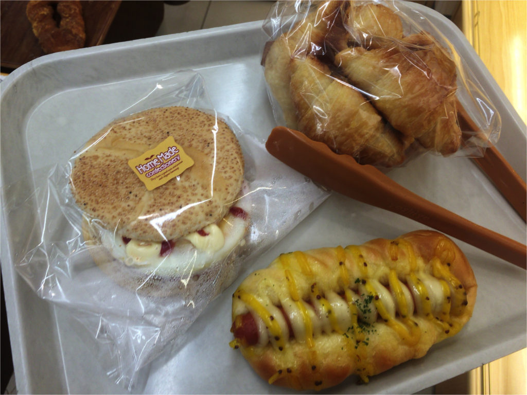 【超朗報】あのコンビニの「惣菜パン」たちは鹿児島市内でも買えた！！【生存確認】
