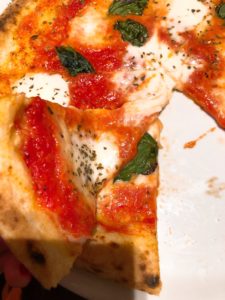 【食べ放題】アミュプラザ鹿児島「CENTRE」はデカいピザと焼き野菜ビュッフェが最高！