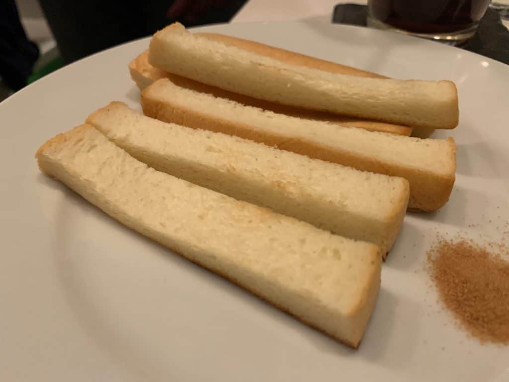 【鹿児島】銀座に志かわのパンを激ウマカスタムした【カレーパン】