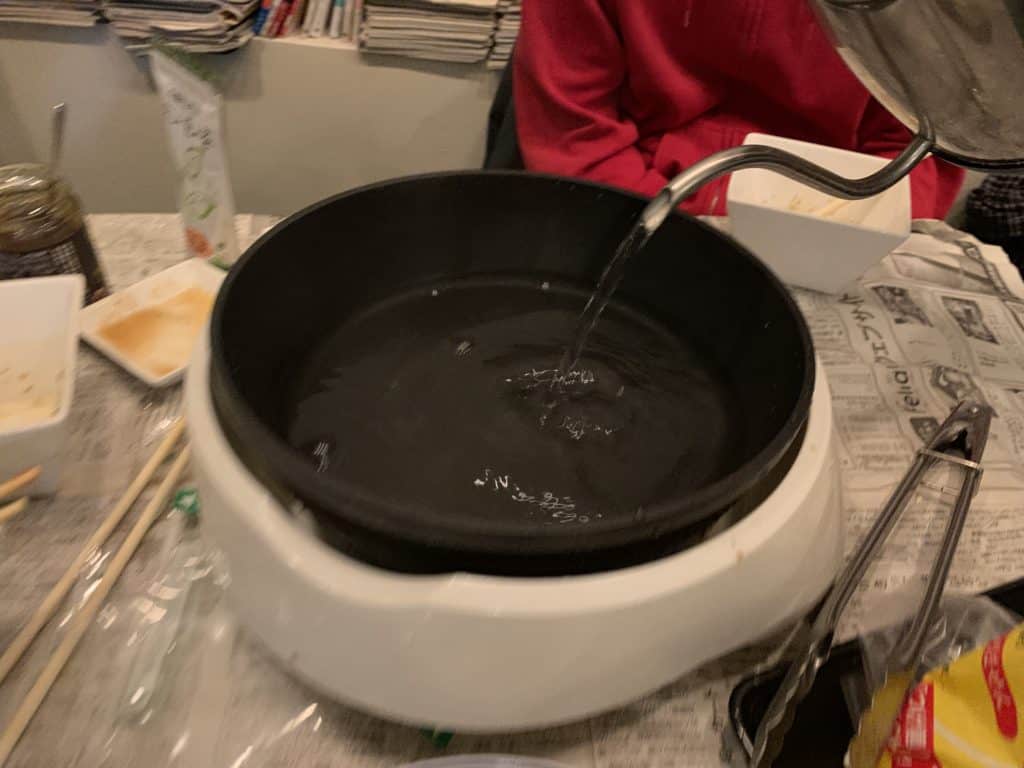 鹿児島のウマいものを詰め込んだモツ鍋を最後のスープ１滴まで楽しむ。